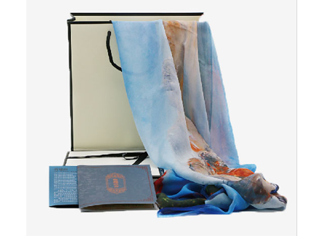 天湖 丝巾（1999.00元）